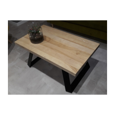 Table on inclined legs