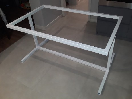 Metal table construction