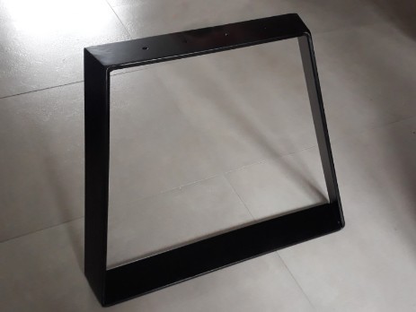Decorative metal table leg