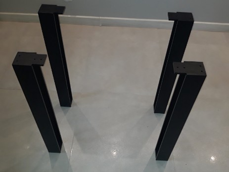 Straight metal table legs