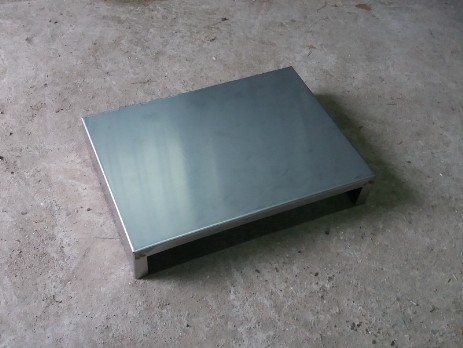 Working base made of galvanized steel
