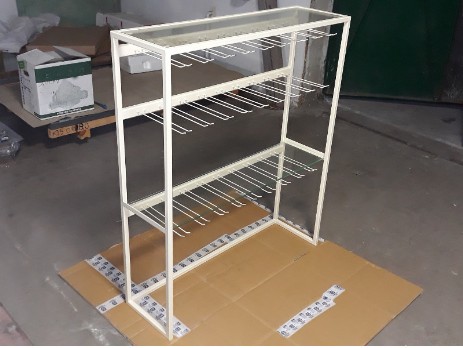 Glass rack with glass shelves for bar