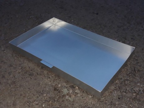 Galvanized tray with handle