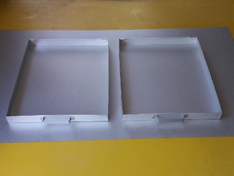 Aluzinc trays with handles