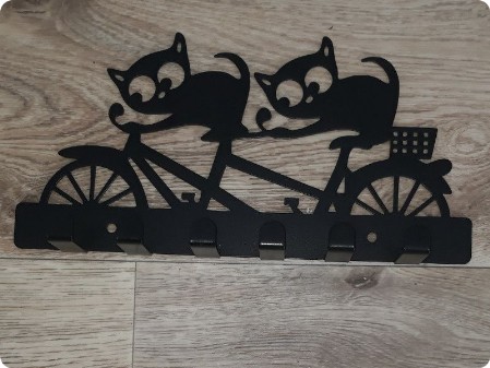 Metalowy wieszak koty na rowerze czarny